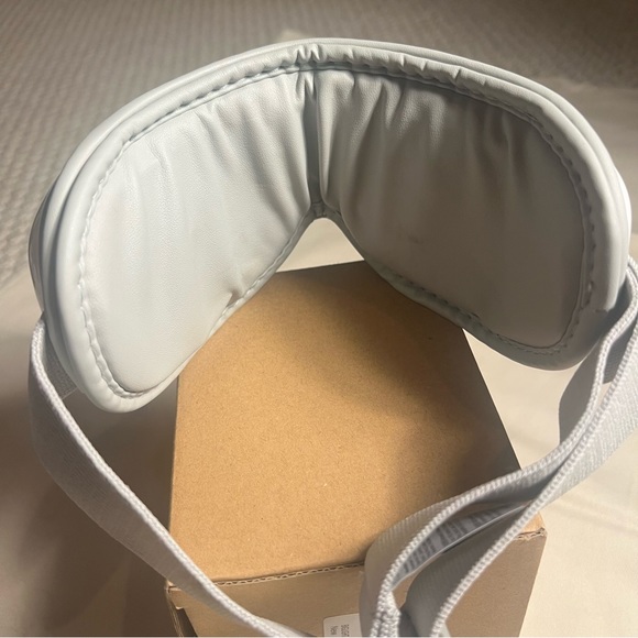 RENPHO Eyeris 1 Eye Massager with Heat - Picture 4 of 4